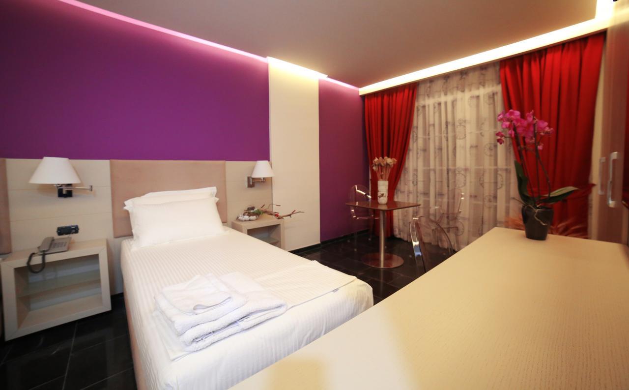 Hotel Palace วญอเรอ ภายนอก รูปภาพ