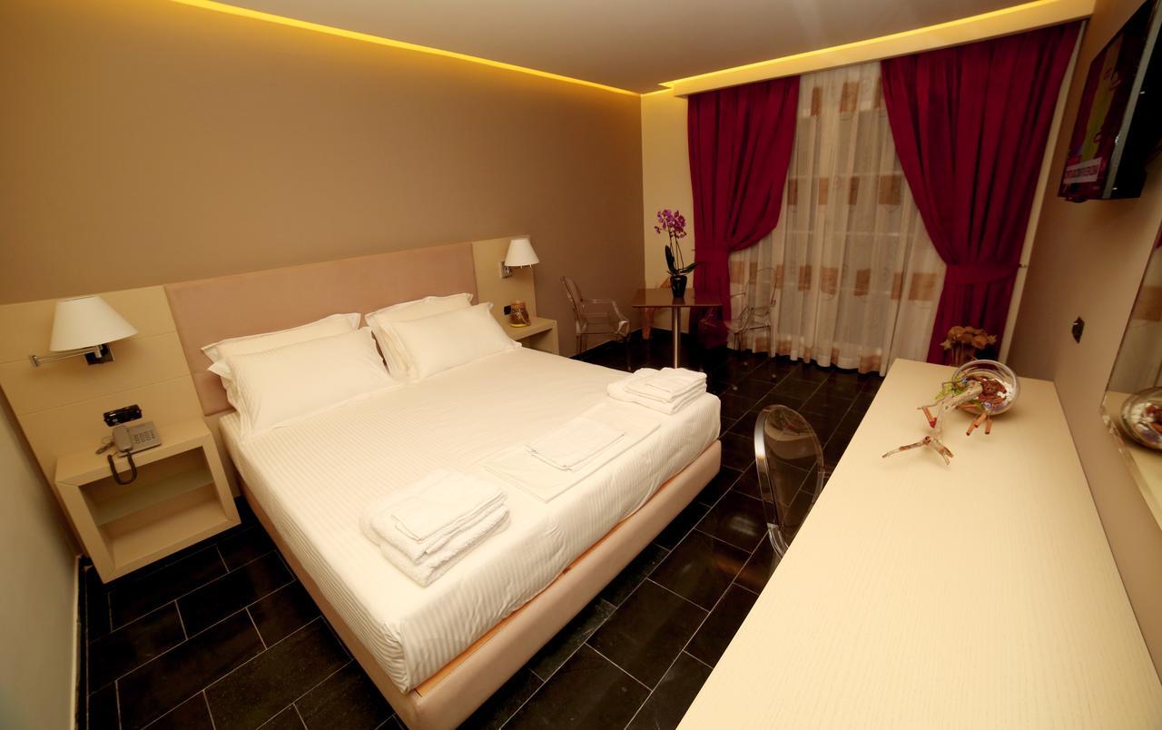 Hotel Palace วญอเรอ ภายนอก รูปภาพ